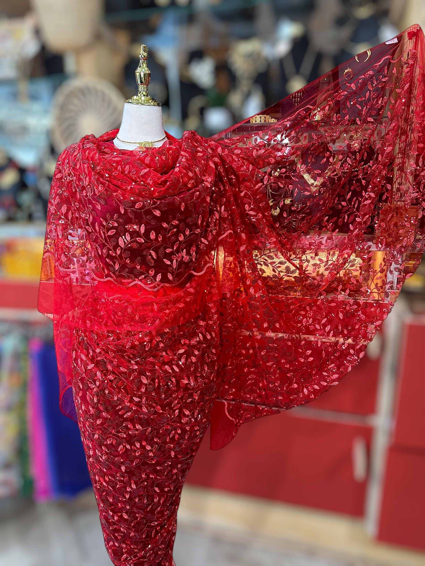 Girtig Toub - Mesh with Metallic Leaves (Rental)
