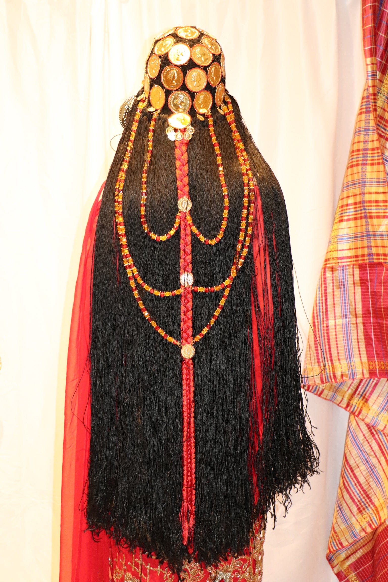 Rental - Gedla with Large Gold Coins