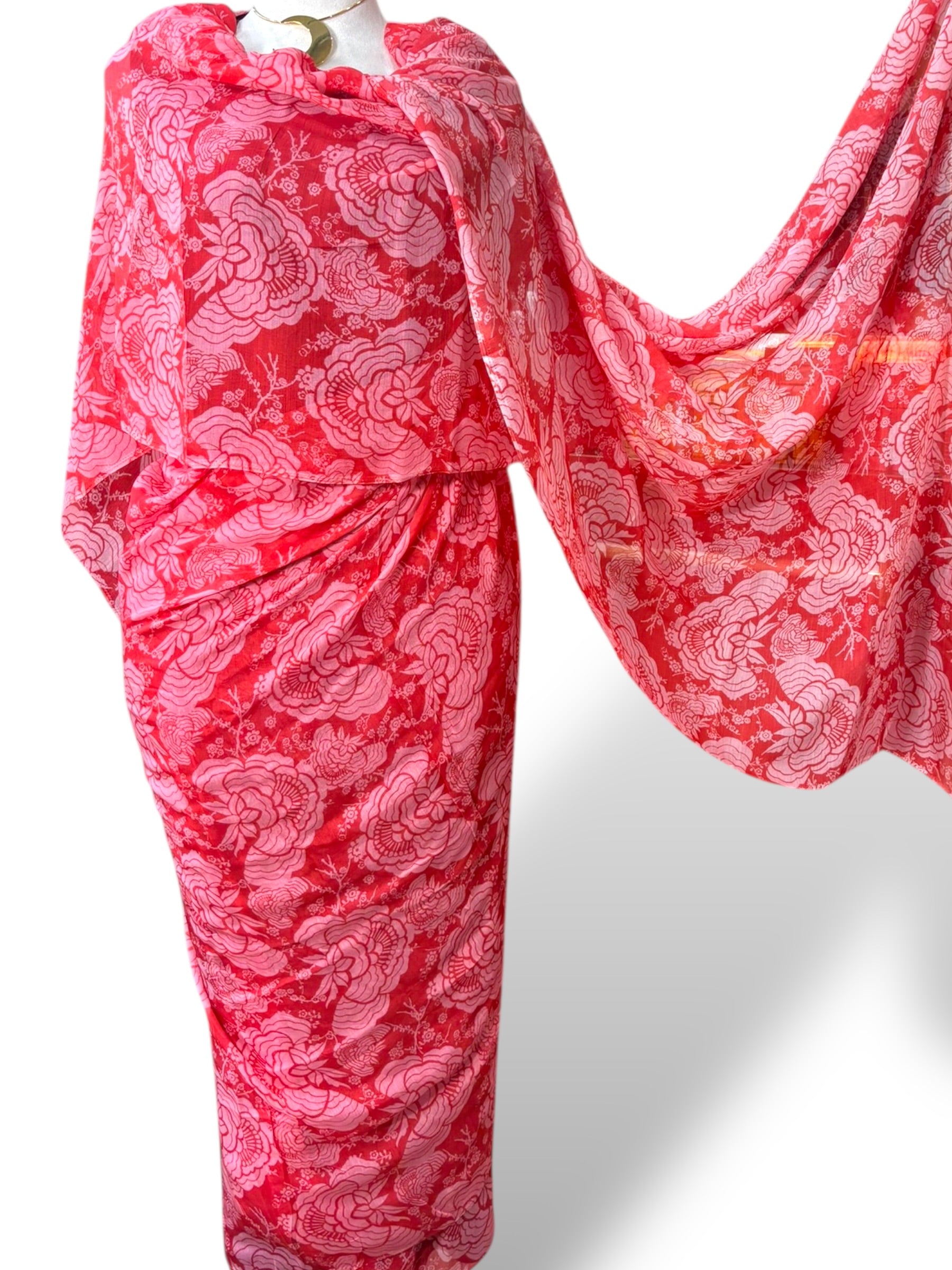 Cotton Blend Toub - Cut Out Roses