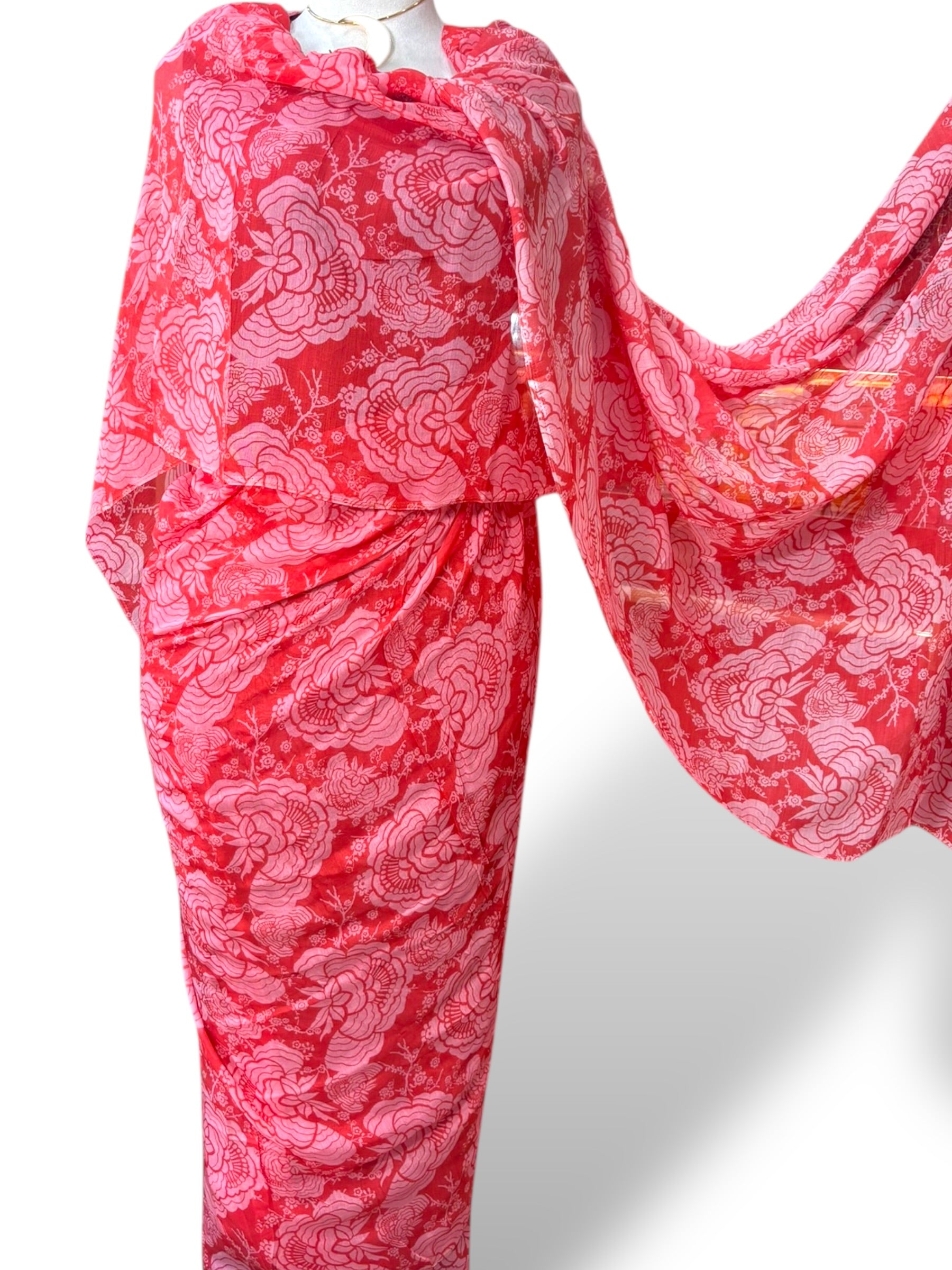 Cotton Blend Toub - Cut Out Roses